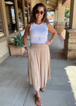 Sand Textured Midi Skirt w/Smocked Waistband & Pockets
