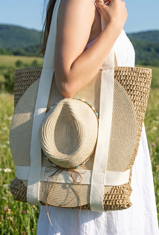 Tan Woven Straw Large Tote Bag w/Hat Holder, Zipper Closure & Pocket