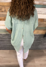 Light Teal Short Sleeve High Low Top w/Buttons on Back