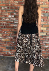 Pleated Leopard Print Midi Skirt With Comfortable Black Elastic Waist Band